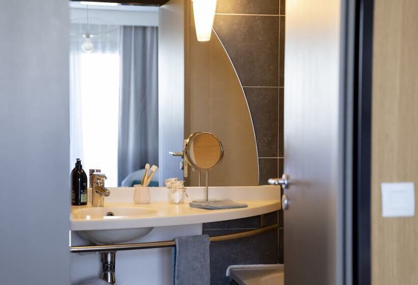 Superior studio with balcony, Aparthotel Adagio Annecy Centre