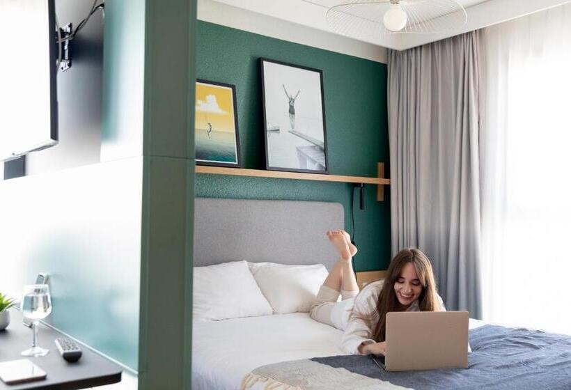 Superior studio with balcony, Aparthotel Adagio Annecy Centre