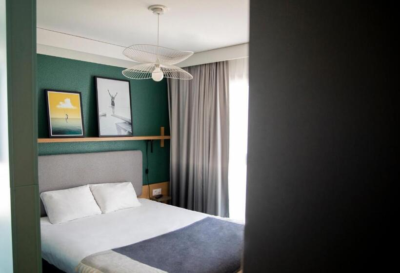 Superior studio with balcony, Aparthotel Adagio Annecy Centre