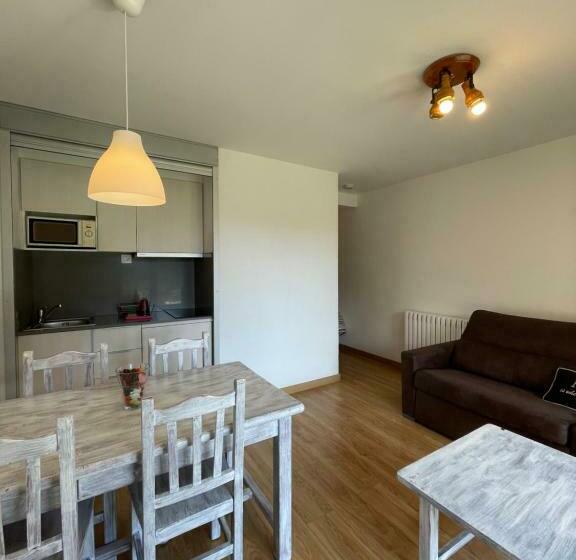 1 Bedroom Apartment Mountain View, Aparthotel Sant Andreu