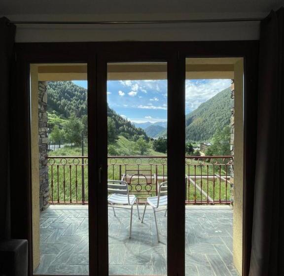 1 Bedroom Apartment Mountain View, Aparthotel Sant Andreu