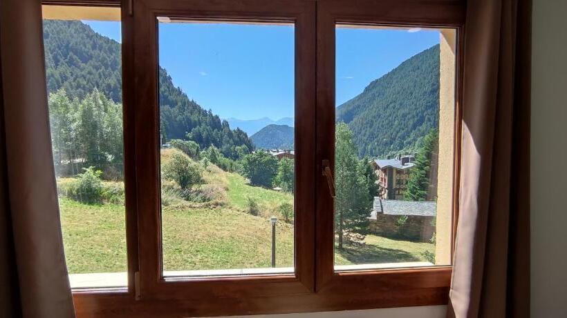 2 Bedrooms Apartment Mountain View, Aparthotel Sant Andreu
