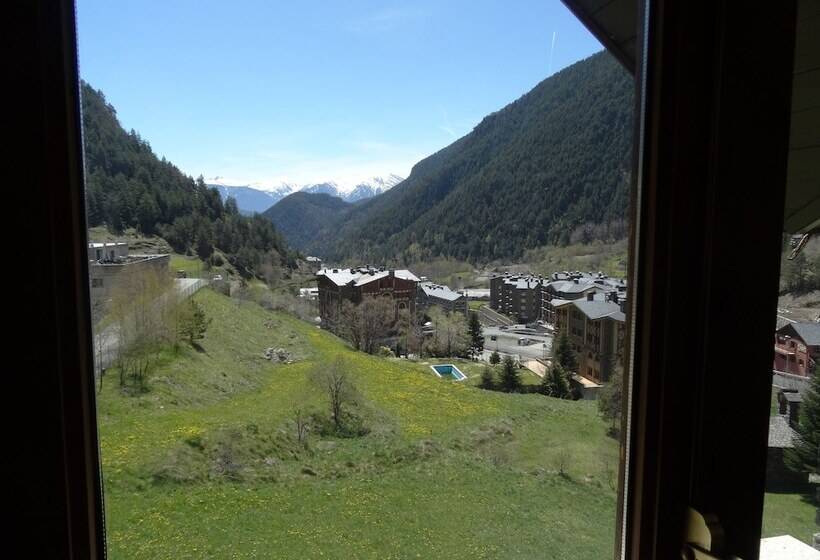 2 Bedrooms Apartment Mountain View, Aparthotel Sant Andreu