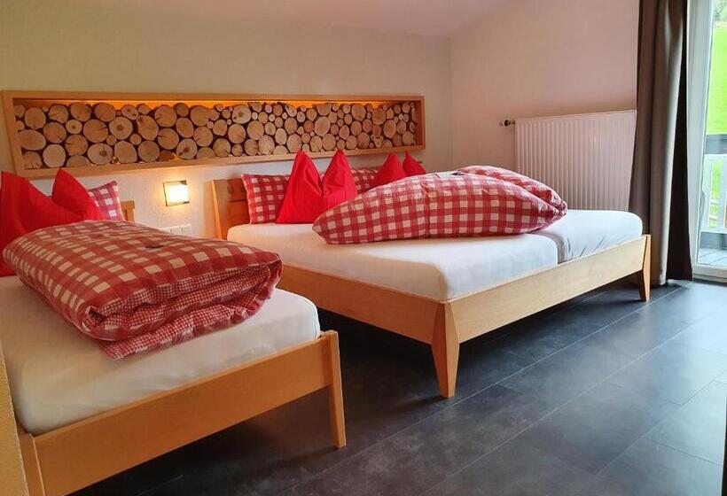 اتاق لوکس سه تخته, Boutique Hotel Alpenhof