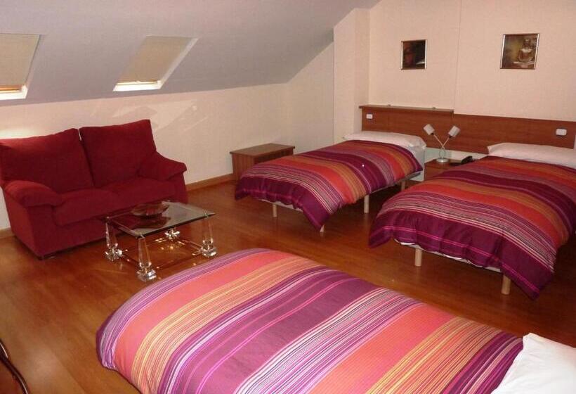 اتاق استاندارد سه نفره, Hostal La Morada