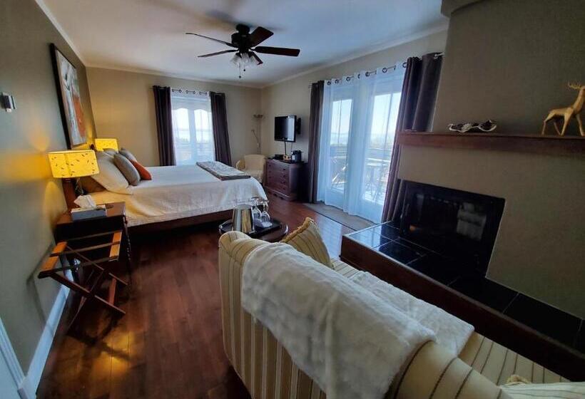 اتاق سوپریور با تخت بزرگ, Auberge Fleurs De Lune