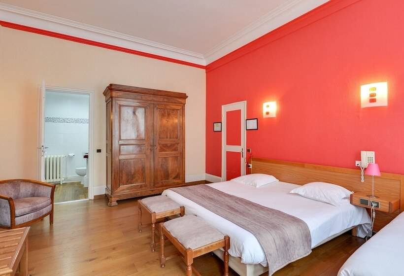 اتاق خانوادگی, Brit Hotel Notre Dame