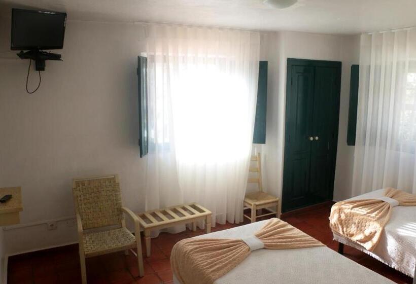 اتاق استاندارد سه نفره, Casa Do Relogio