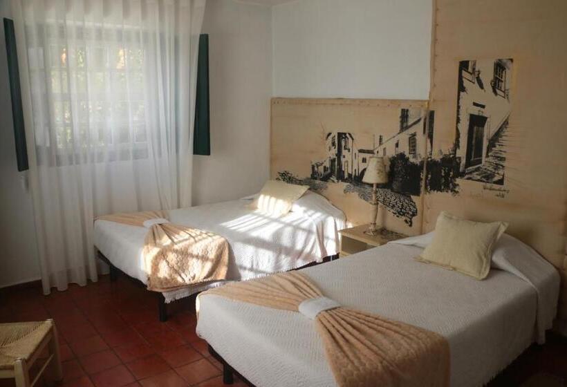 اتاق استاندارد سه نفره, Casa Do Relogio