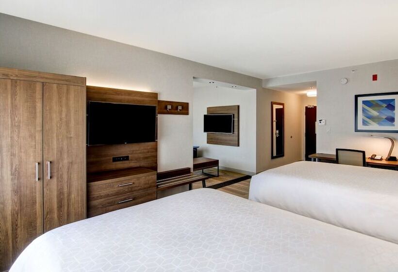 Suite, Holiday Inn Express  & Suites Toronto  Markham