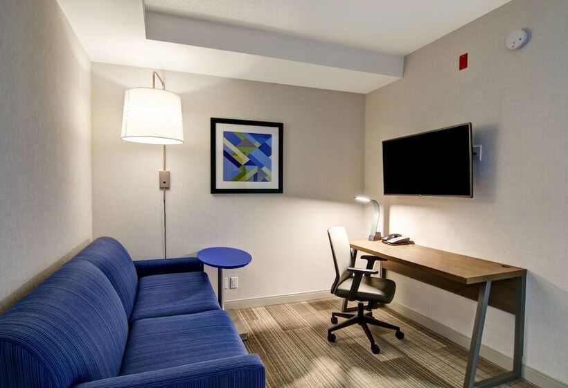 Suite, Holiday Inn Express  & Suites Toronto  Markham