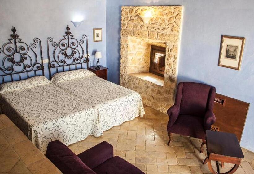 سوییت جونیور, Hospedería Del Monasterio