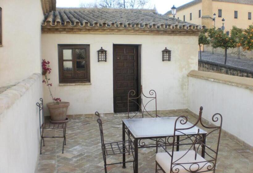 سوییت جونیور, Hospedería Del Monasterio