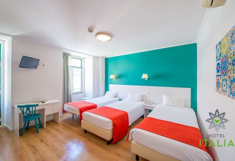 Habitación Triple Estándar con Balcón, Italia