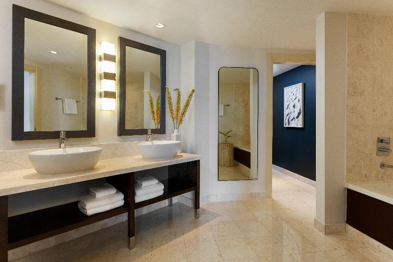 سوییت جونیور با چشم‌انداز شهر, Kimpton Epic Hotel, An Ihg