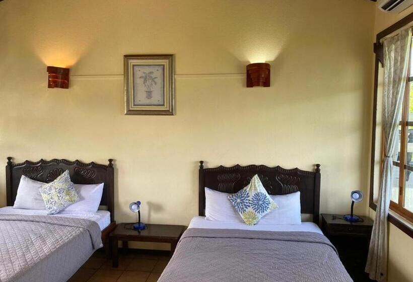 Standard Room 2 Double Beds, La Colina