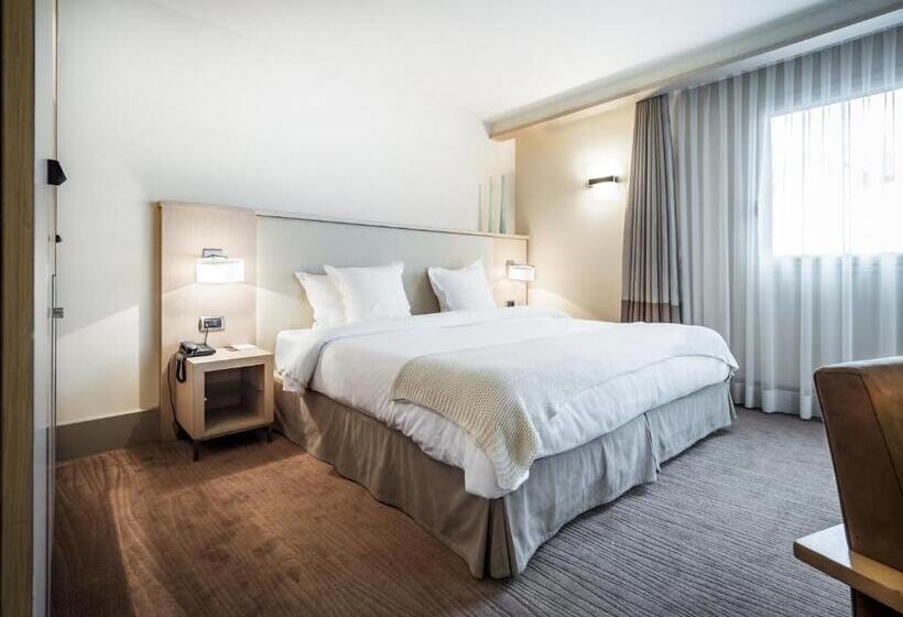اتاق استاندارد, Le Pré Carré