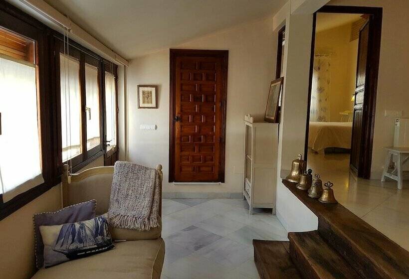 سوئیت با چشم‌انداز, Palacio Cobertizo De Santa Ines