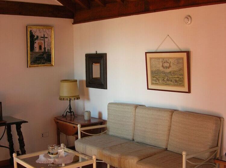 اتاق استاندارد سه نفره, Santa Isabel La Real