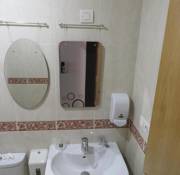 اتاق استاندارد چهار تخته, Toctoc Rooms