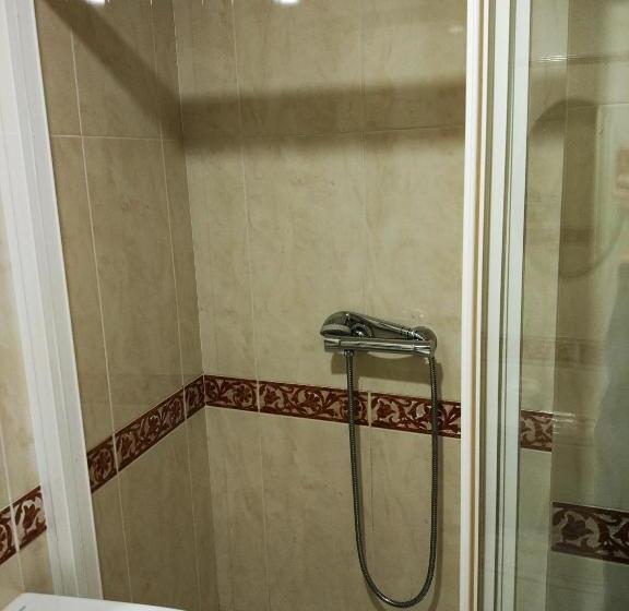 اتاق استاندارد سه نفره, Toctoc Rooms