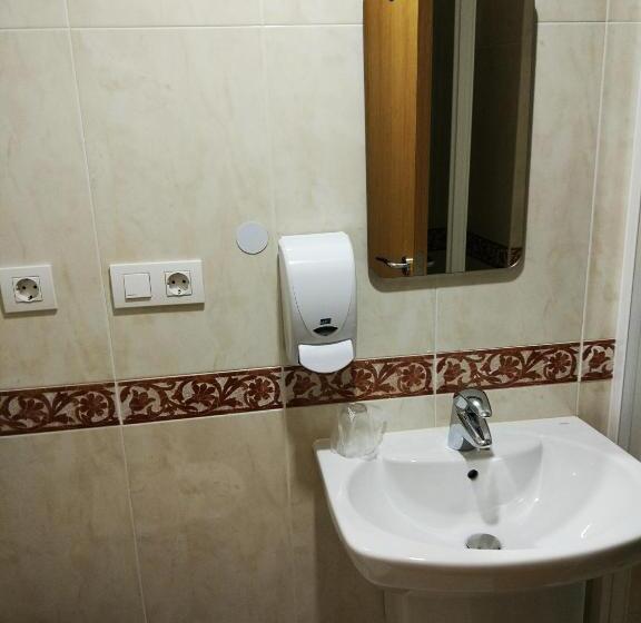 اتاق استاندارد سه نفره, Toctoc Rooms