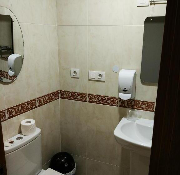 اتاق استاندارد سه نفره, Toctoc Rooms