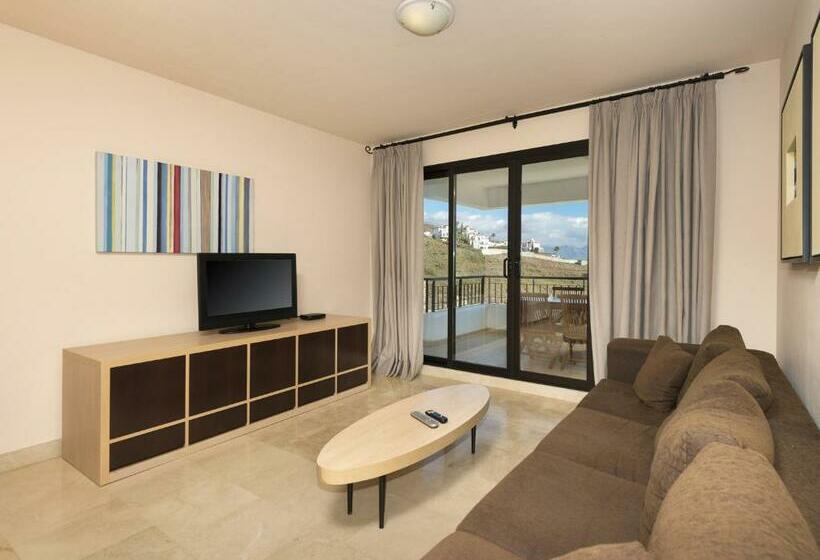 2 Schlafzimmer Apartment seitl. Meerblick, Olée Nerja Holiday Rentals By Fuerte Group