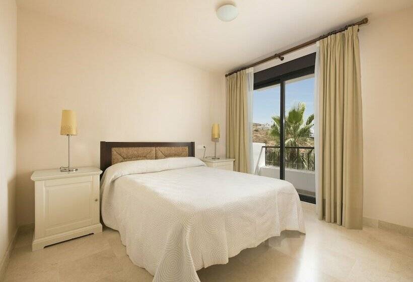 2 Schlafzimmer Comfort Apartment, Olée Nerja Holiday Rentals By Fuerte Group