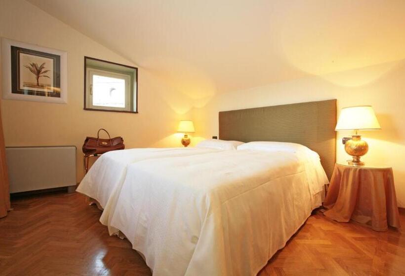 3 Bedroom Apartment, Palazzo Gamba Apartments