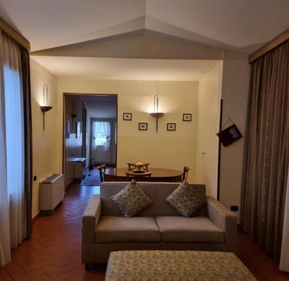 3 Bedroom Apartment, Palazzo Gamba Apartments