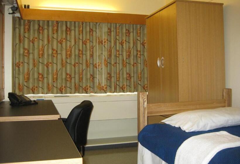 اتاق استاندارد با سرویس بهداشتی مشترک, University Of Toronto   New College Residence   Wilson Hall Residence