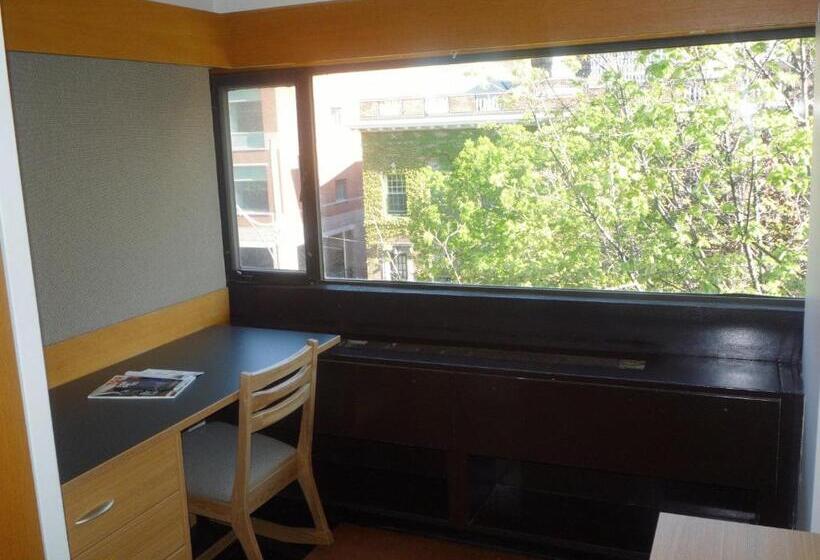 اتاق استاندارد با سرویس بهداشتی مشترک, University Of Toronto   New College Residence   Wilson Hall Residence