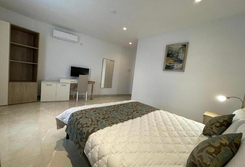 اتاق استاندارد با بالکن و چشم‌انداز دریا, La Reggia Seaview Guesthouse