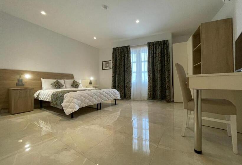 اتاق استاندارد با بالکن و چشم‌انداز دریا, La Reggia Seaview Guesthouse
