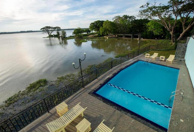 اتاق استاندارد با تخت بزرگ, Olu Villa Resort