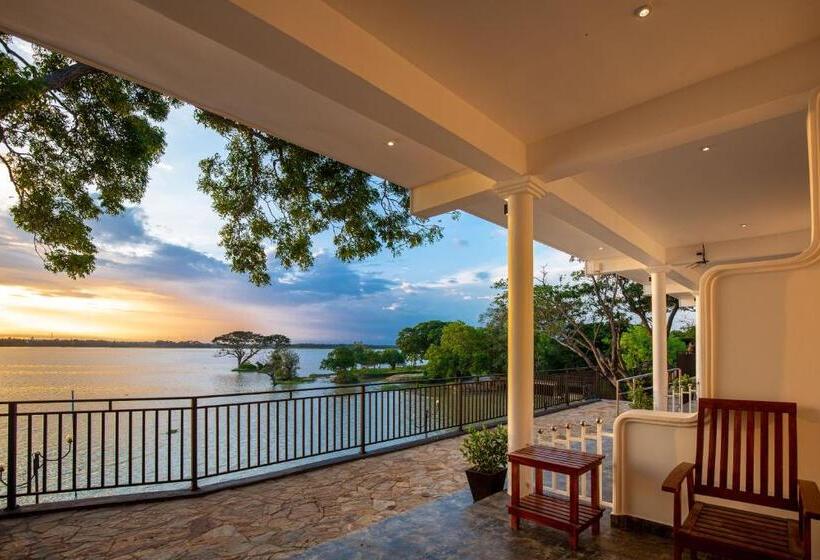 اتاق خانوادگی, Olu Villa Resort