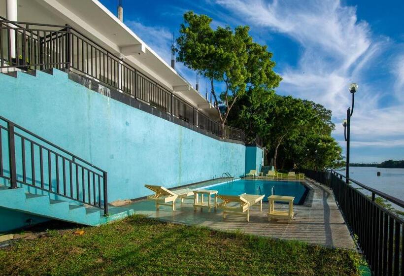 اتاق خانوادگی, Olu Villa Resort