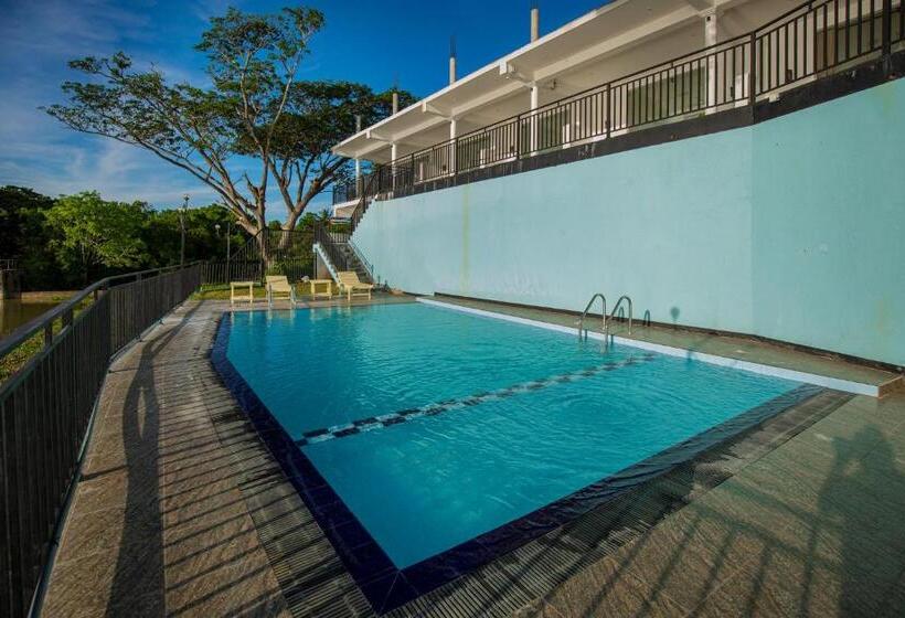 اتاق خانوادگی, Olu Villa Resort