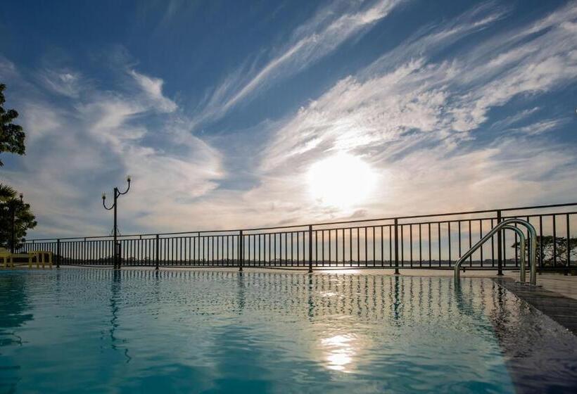 اتاق خانوادگی, Olu Villa Resort