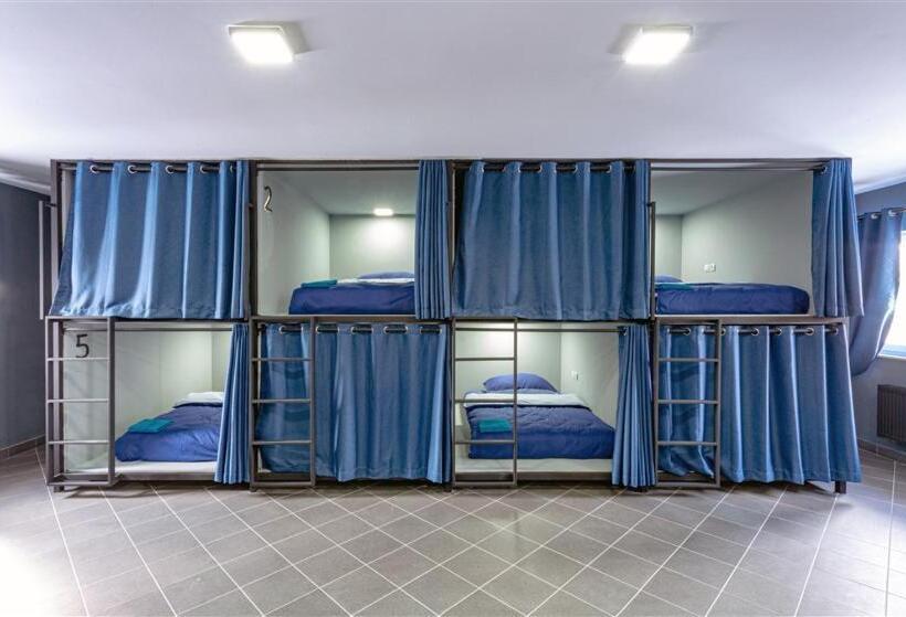 اتاق عادی یک تخته, Hostel Iron Cube