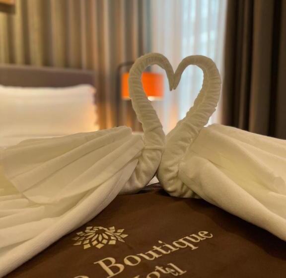 اتاق لوکس با تخت بزرگ, Geo Boutique Hotel   Seri Kembangan