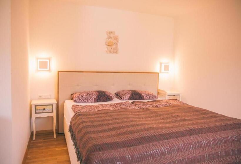 اتاق استاندارد, Nefer, Haus