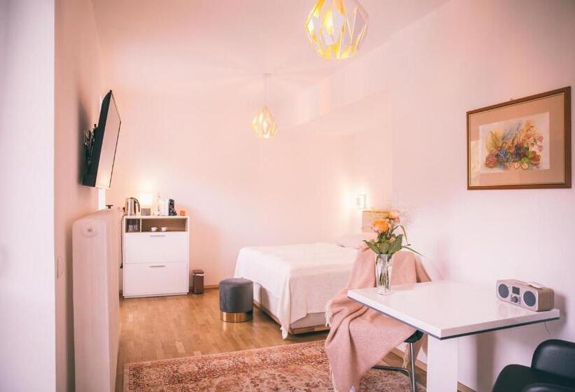 اتاق استاندارد, Nefer, Haus