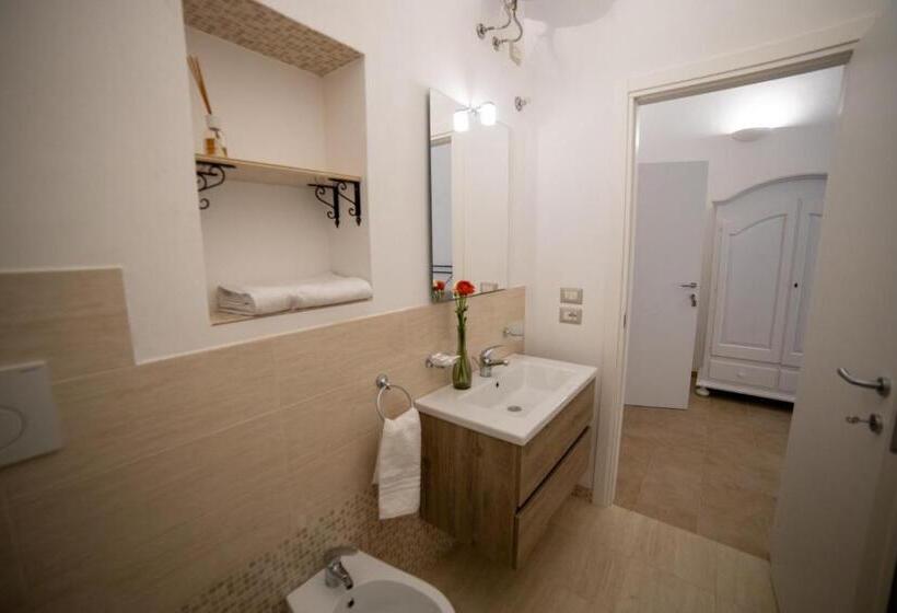 バルコニー付スタンダード４ベッドルーム, B&b Palazzo Loreto