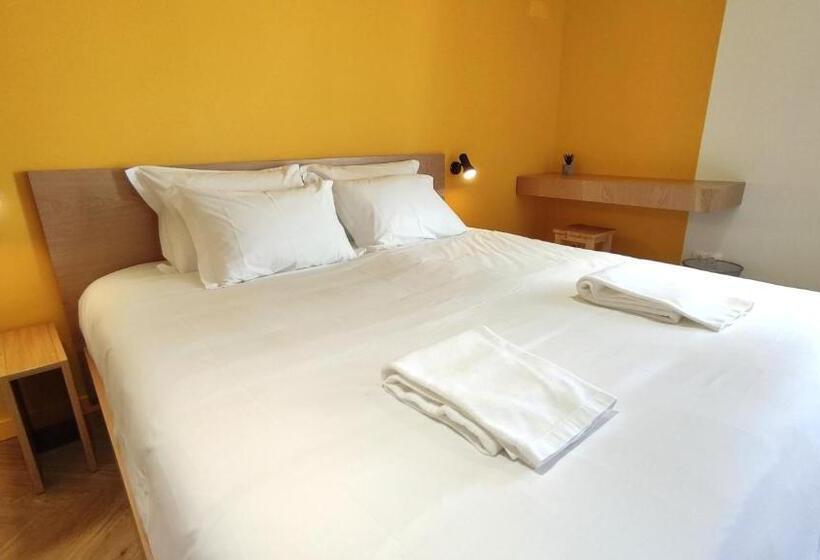 발코니 디럭스 룸, Mid Atlantic Boutique Hostel