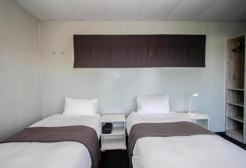 اتاق استاندارد, Sleepover Kmia
