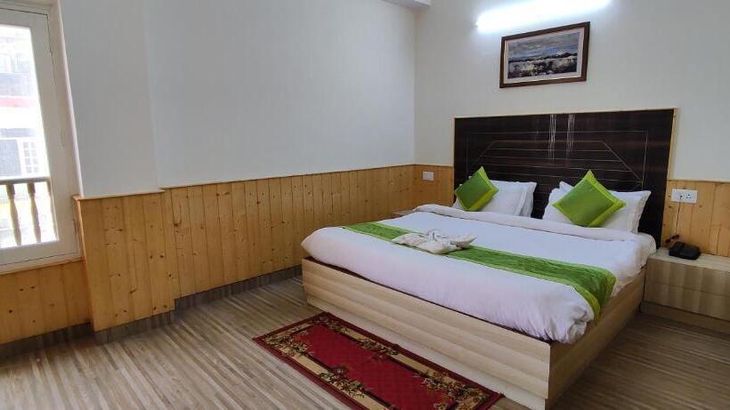 اتاق لوکس, Seven Hills Shimla By Him Haults Hospitality