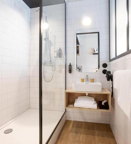 Comfort room with balcony, Ibis Styles Namur