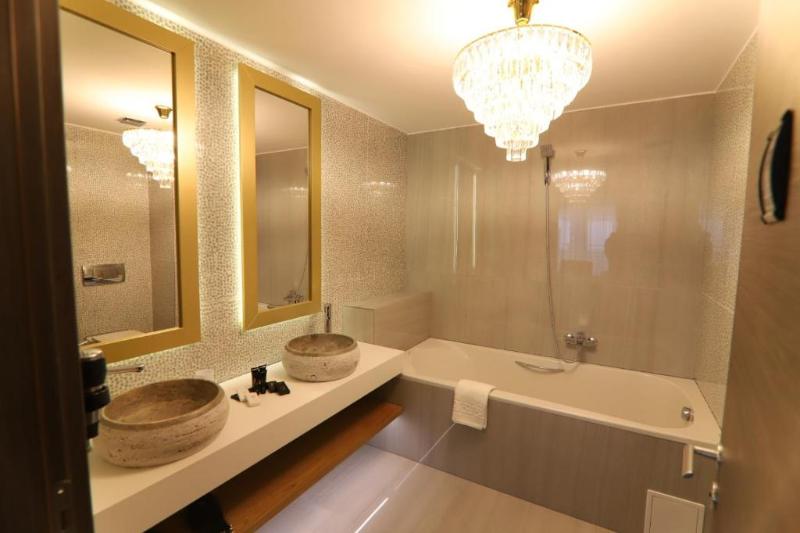 سوییت جونیور لوکس, Elexus Apartments Poiana Brasov